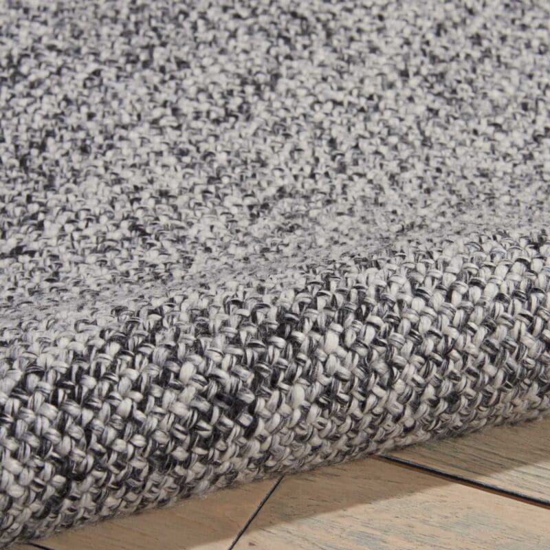 Tobiano Carpet - Silver - Avenue Design high end decorative accessories in Montreal