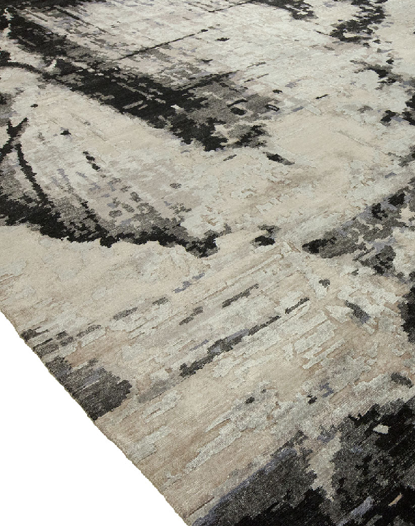White / Ebony rug