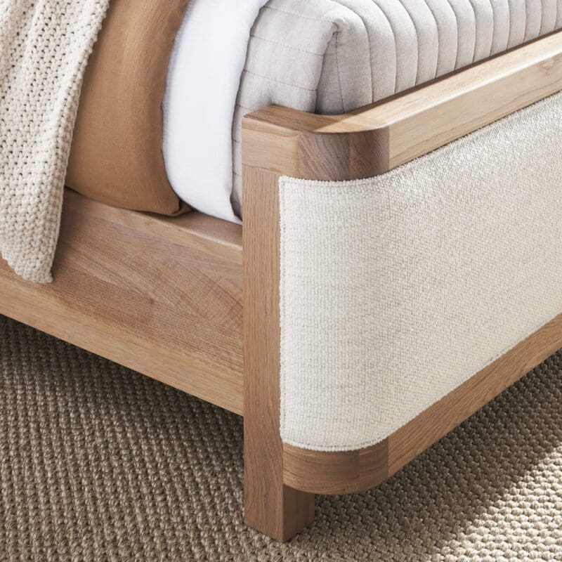 Form upholstered Bed - Avenue Design Montreal